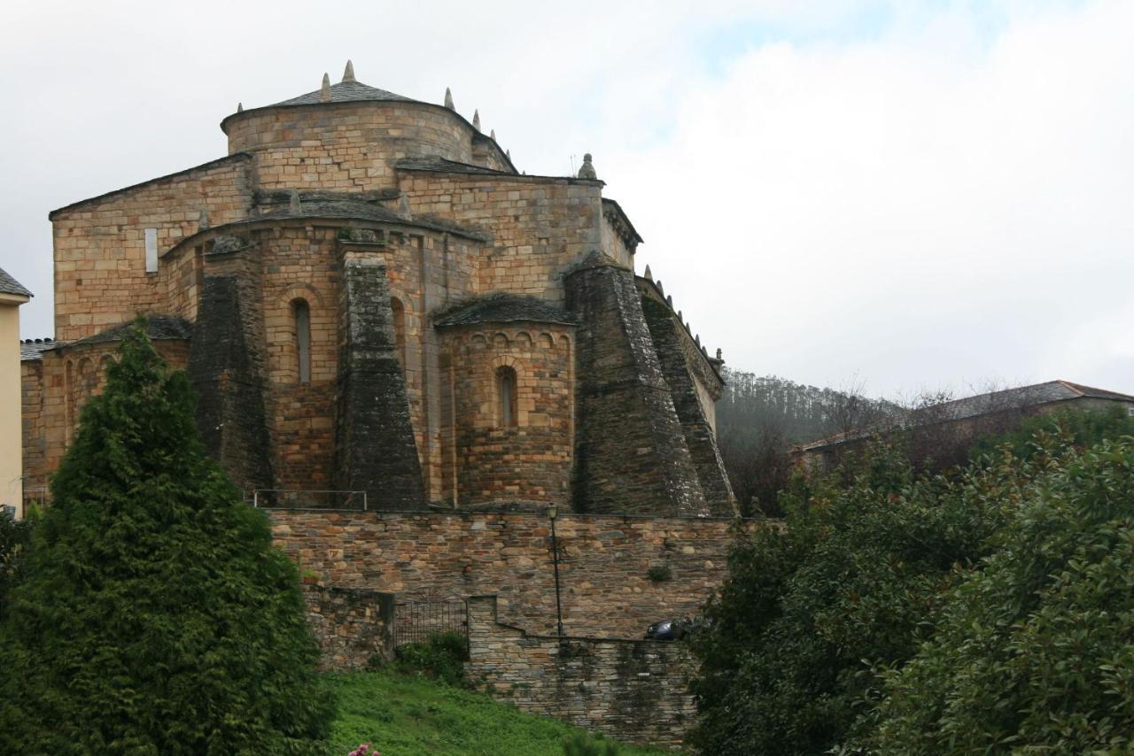 Gasthaus Os Tres Teixos San Acisclo Exterior foto