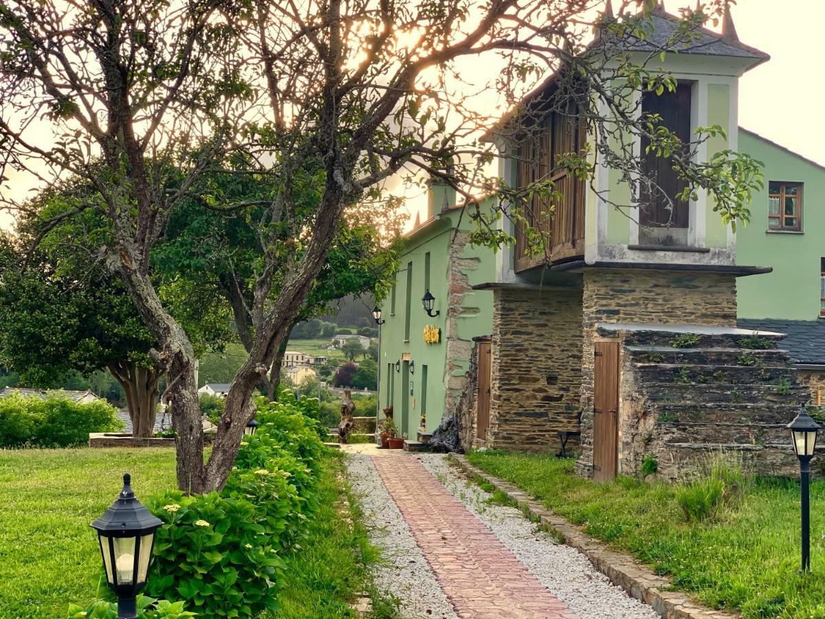 Gasthaus Os Tres Teixos San Acisclo Exterior foto